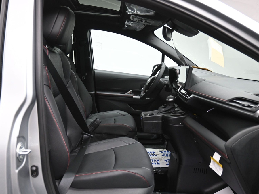 New 2025 Toyota Sienna Hybrid XSE Sport - BraunAbility Side Entry Entry In Floor Automatic Ramp