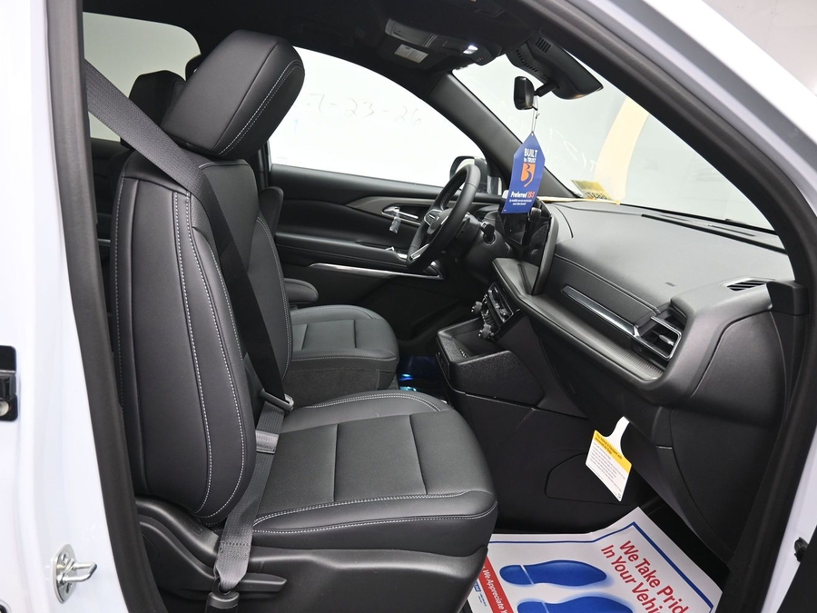 New 2026 Chevrolet Traverse 1LT Midnight - BraunAbility Side Entry In Floor Automatic Ramp