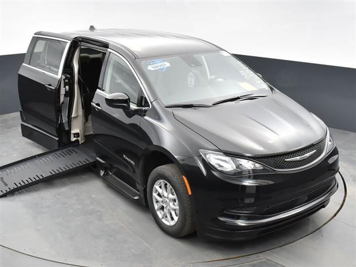 2023 CHRYSLER VOYAGER - Image 3