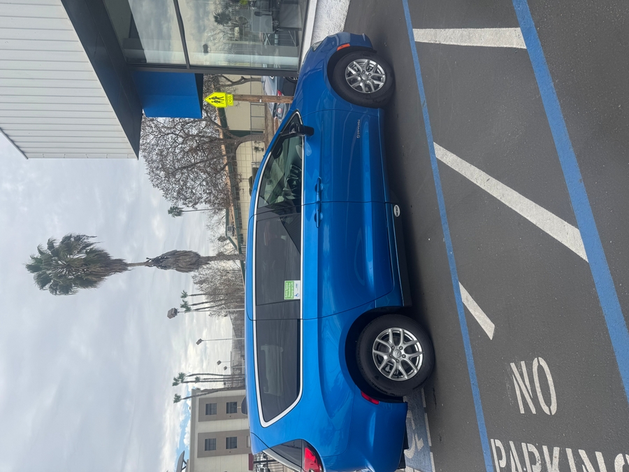 Blue Chrysler Pacifica image number 2