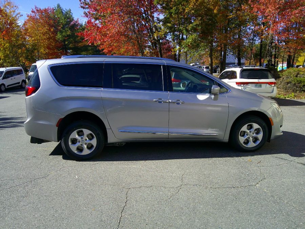 2018 CHRYSLER PACIFICA - Image 12
