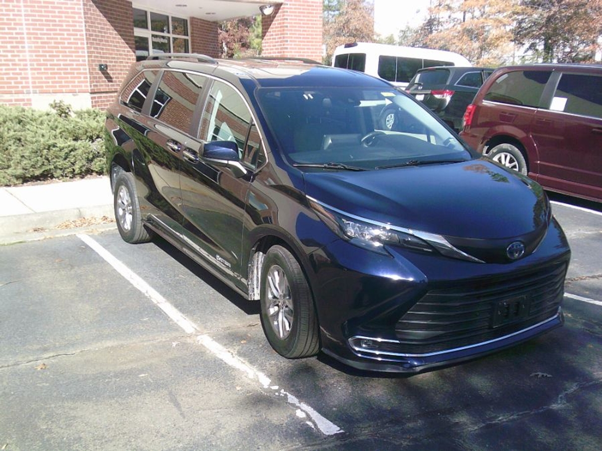 2024 TOYOTA SIENNA - Image 2