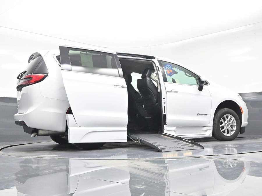 Used 2023 Chrysler Pacifica Touring L - BraunAbility Side Entry Fold Out Automatic Ramp