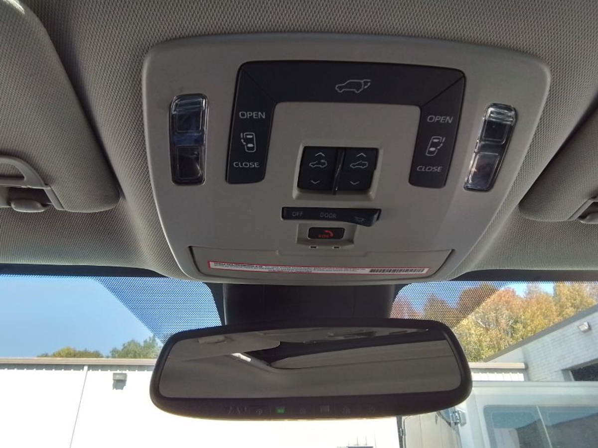 2024 TOYOTA SIENNA - Image 12