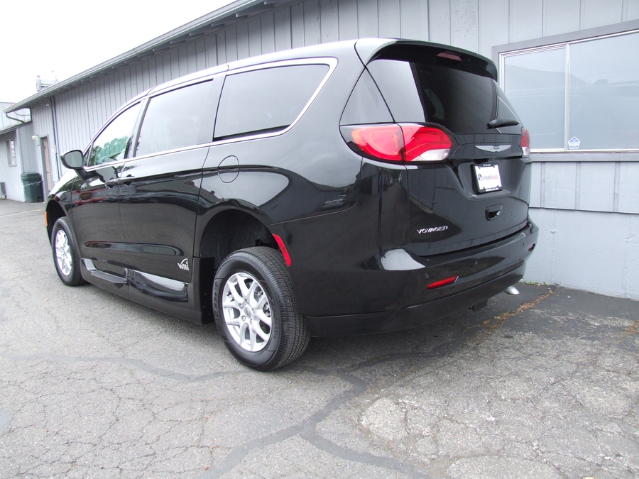 Used 2022 Chrysler Voyager LX - VMI Side Entry Entry In Floor Automatic Ramp