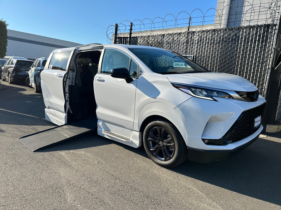 Used 2024 Toyota Sienna Hybrid XSE - VMI Side Entry Entry In Floor Automatic Ramp