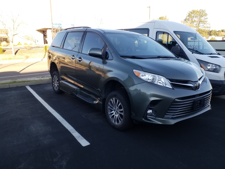 Used 2019 Toyota Sienna XLE - VMI Side Entry In Floor Automatic Ramp