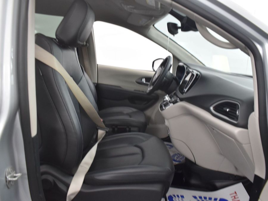 Used 2024 Chrysler Pacifica Touring L - BraunAbility Side Entry Entry Fold Out Automatic Ramp