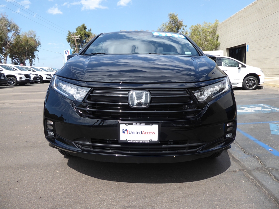 Used 2024 Honda Odyssey Sport - BraunAbility Side Entry In Floor Automatic Ramp