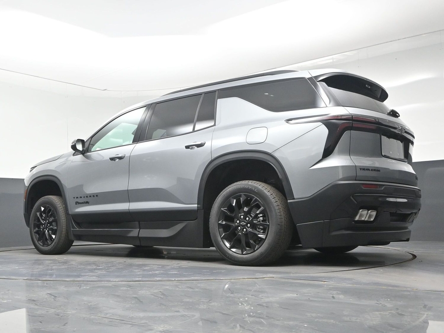 New 2026 Chevrolet Traverse 1LT Midnight - BraunAbility Side Entry In Floor Automatic Ramp