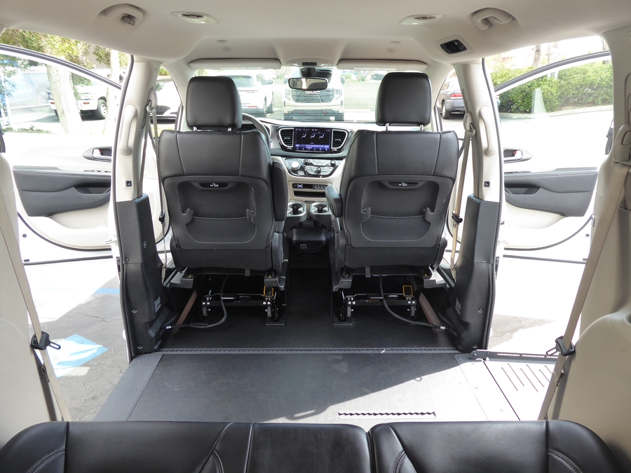 Used 2023 Chrysler Pacifica Touring L - BraunAbility Side Entry Fold Out Automatic Ramp