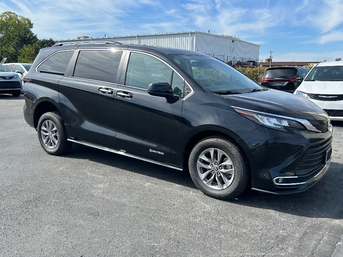 2023 TOYOTA SIENNA - Image 13