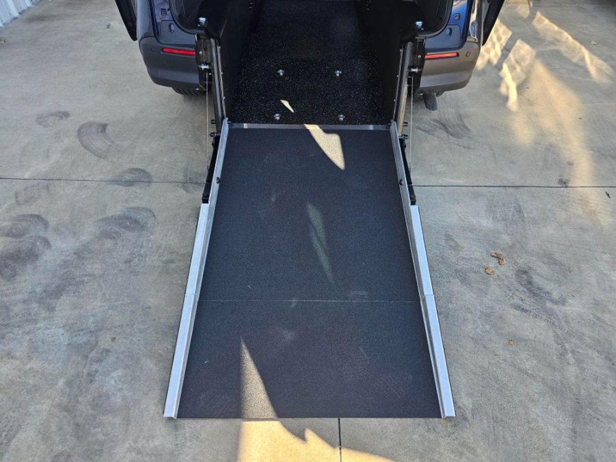 2024 TOYOTA SIENNA - Image 9