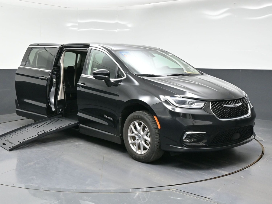 Used 2024 Chrysler Pacifica Touring L - BraunAbility Side Entry Fold Out Manual Ramp