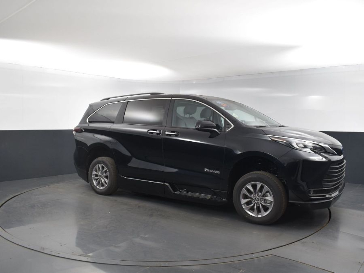 2025 TOYOTA SIENNA - Image 18