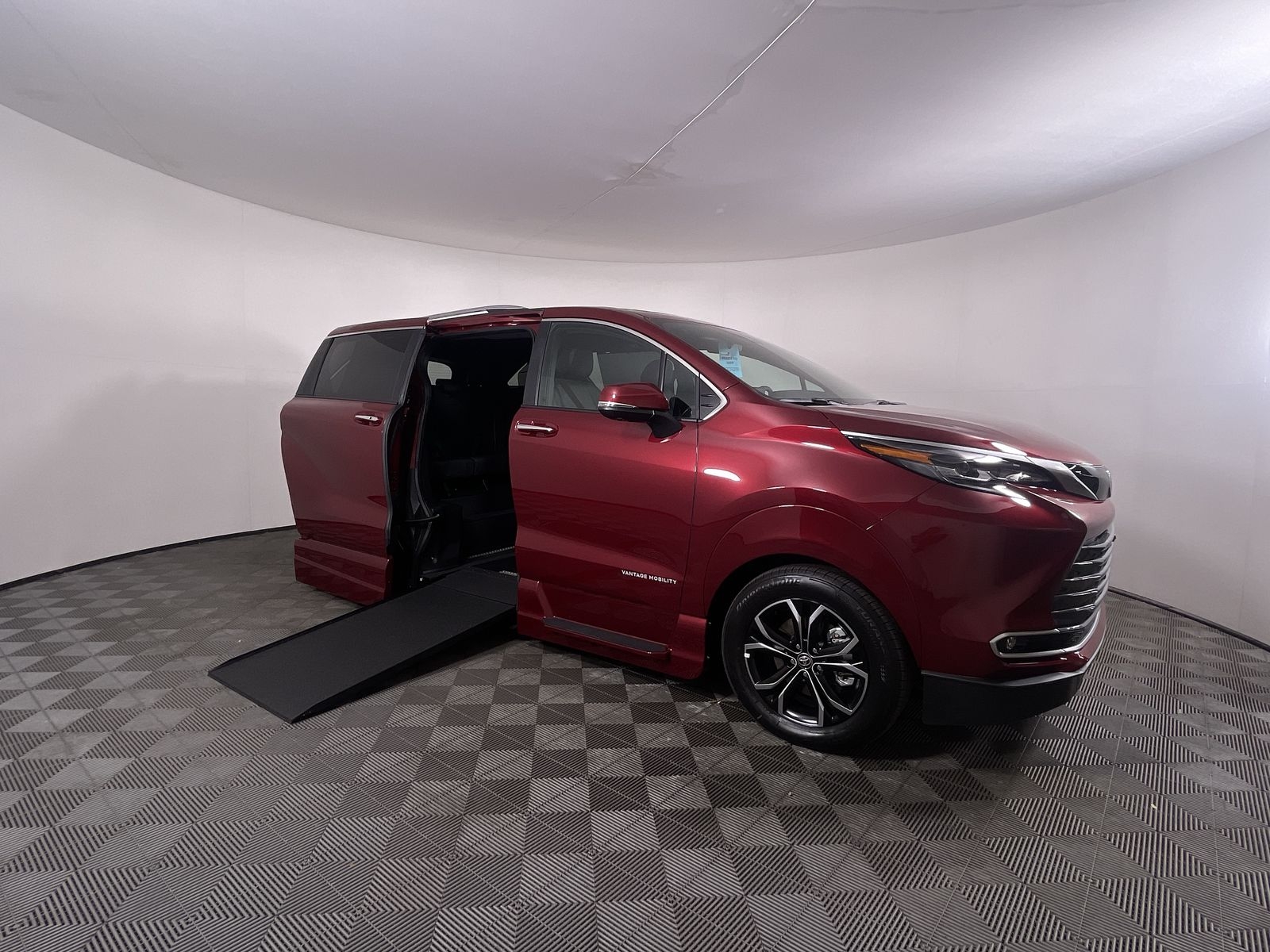 2026 Toyota Sienna AWD Platinum