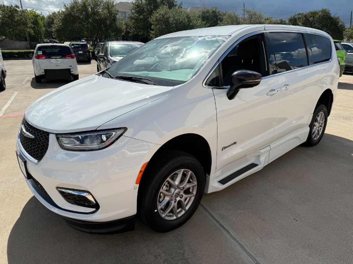 2025 CHRYSLER PACIFICA - Image 7