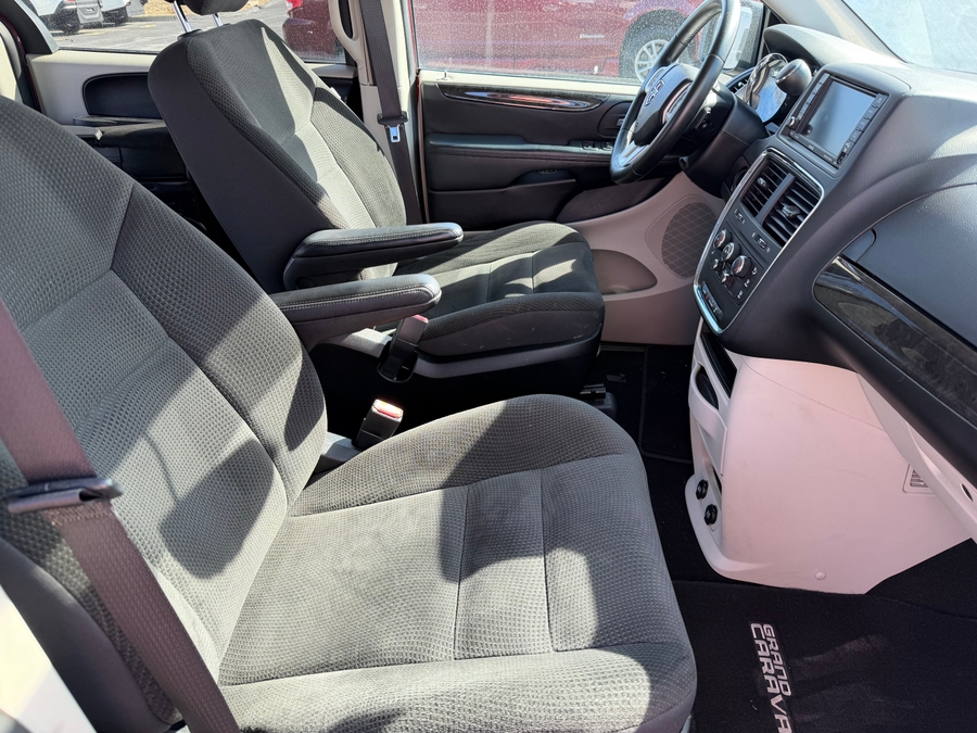 Used 2017 Dodge Grand Caravan SE - International Mobility Rear Entry Entry Fold Out Manual Ramp