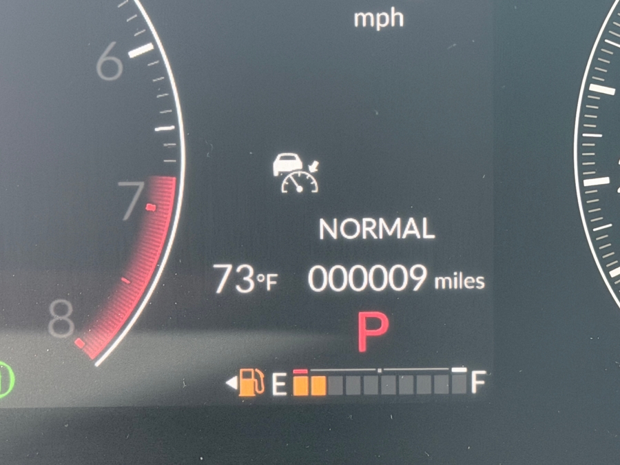 Red Honda Odyssey image number 20