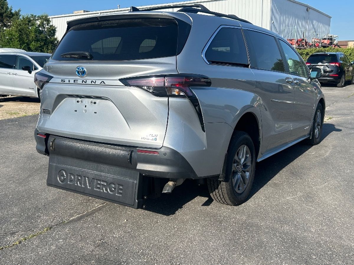 2023 TOYOTA SIENNA - Image 5