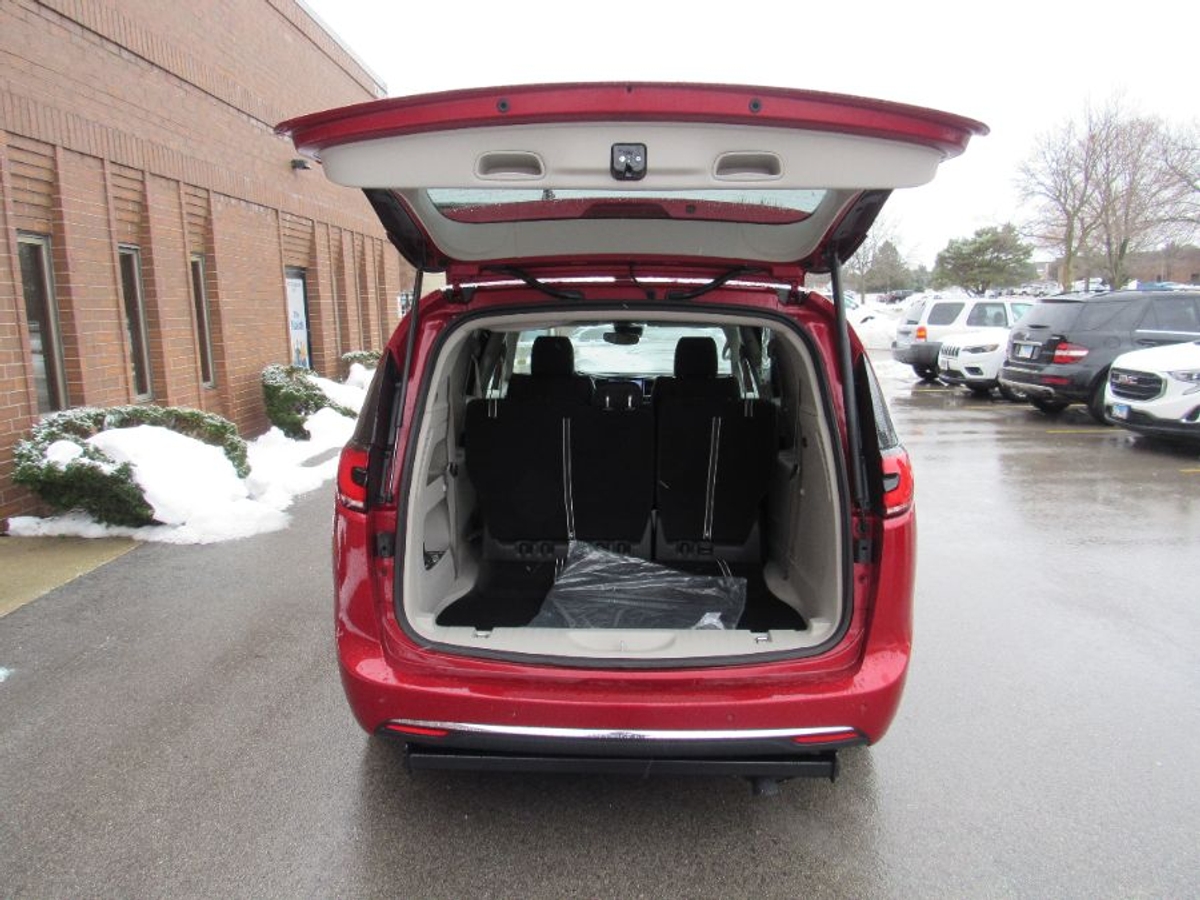 2024 CHRYSLER PACIFICA - Image 12