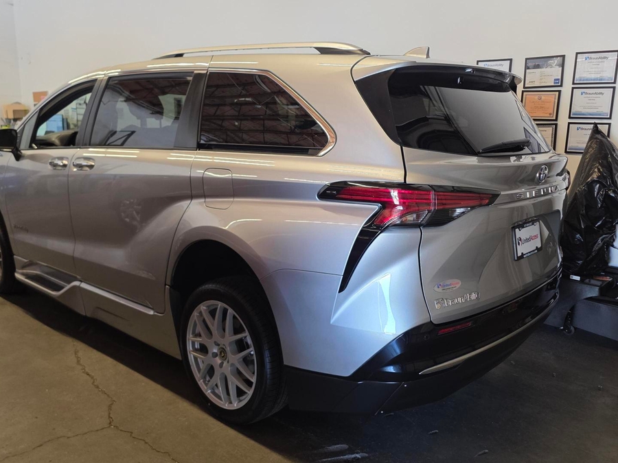 Used 2022 Toyota Sienna Hybrid Platinum - BraunAbility Side Entry Fold Out Automatic Ramp
