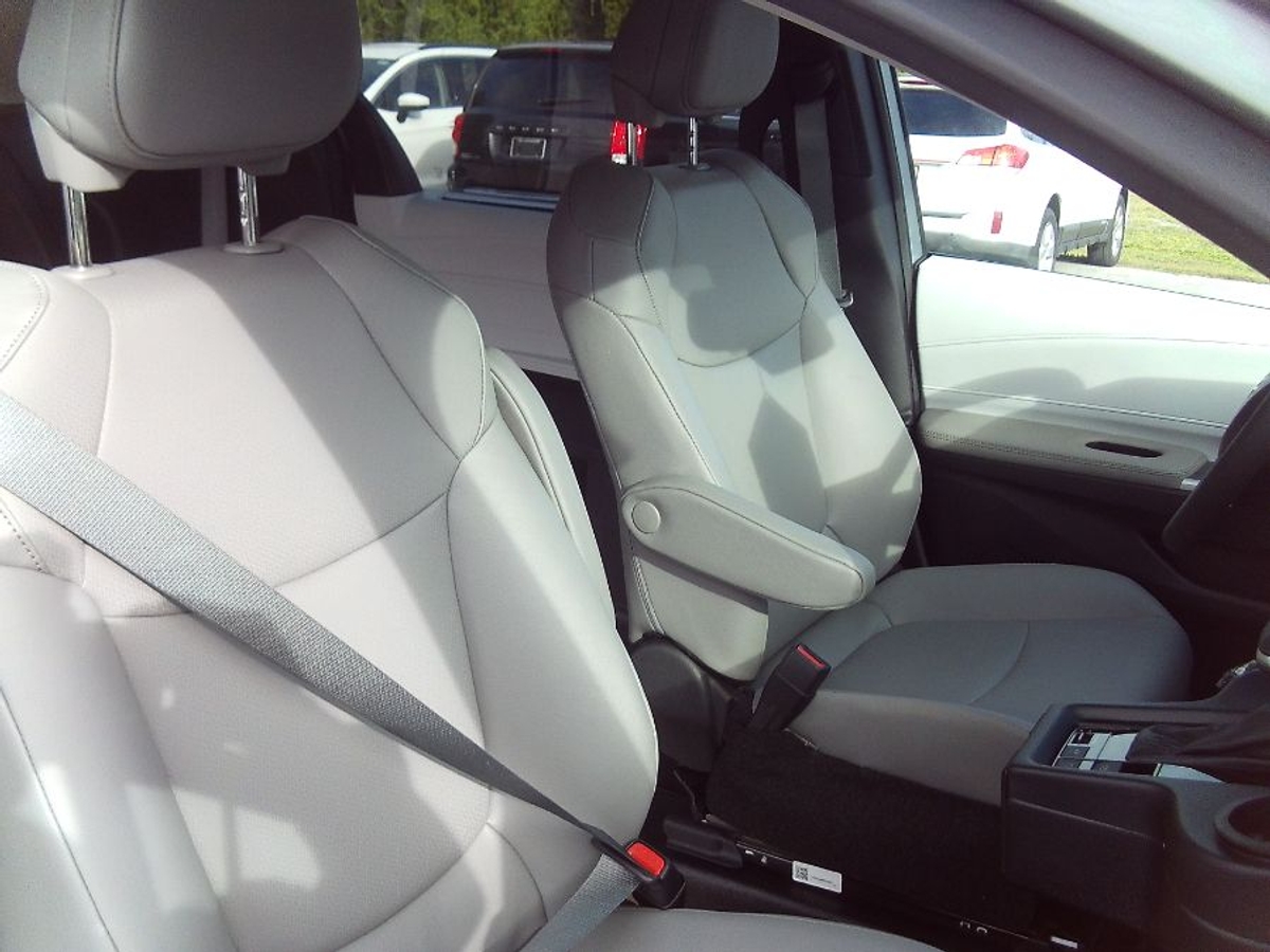 2025 TOYOTA SIENNA - Image 9