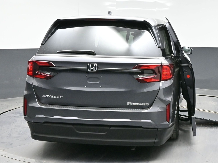 Grey Honda Odyssey image number 5
