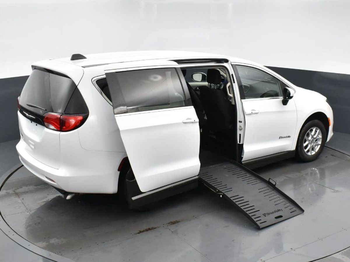 2023 CHRYSLER VOYAGER - Image 6