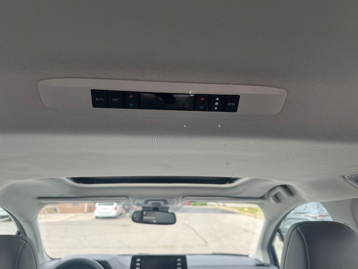 2024 TOYOTA SIENNA - Image 15