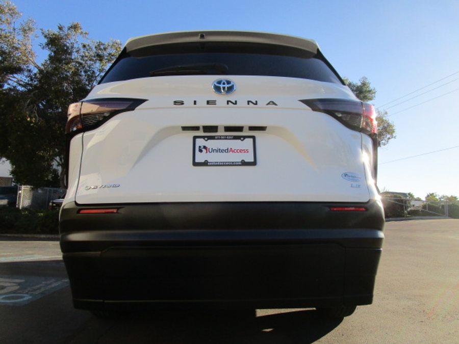 New 2025 Toyota Sienna Hybrid LE AWD w MID ROW - Vantage Mobility Commercial Side Entry Entry In Floor Manual Ramp
