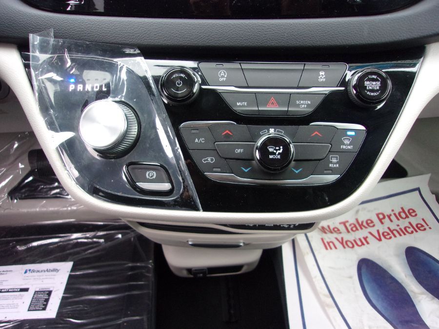 2022 CHRYSLER VOYAGER - Image 13