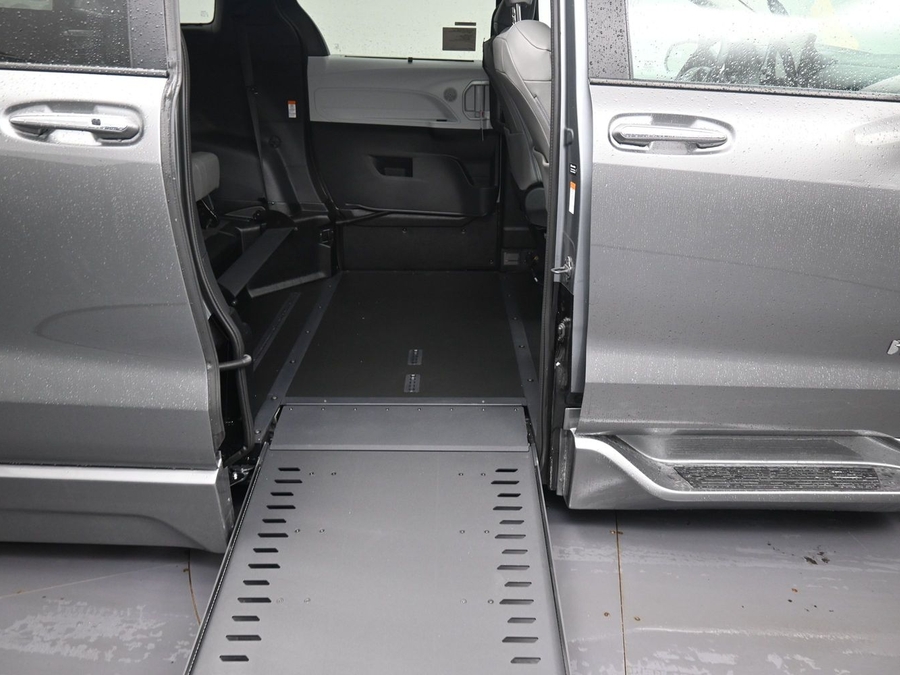 New 2026 Toyota Sienna Hybrid XLE Add - BraunAbility Side Entry In Floor Automatic Ramp