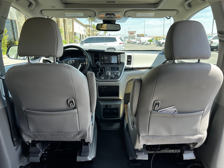 Used 2020 Toyota Sienna XLE - BraunAbility Side Entry Entry In Floor Automatic Ramp