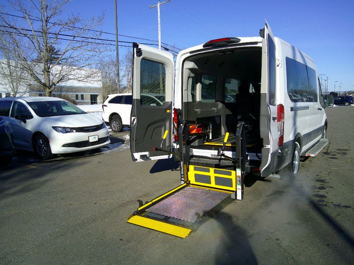 White Ford T350 image number 8