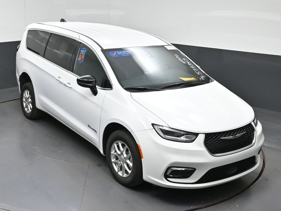 Used 2025 Chrysler Pacifica Select Safety - BraunAbility Rear Entry Fold Out Manual Ramp