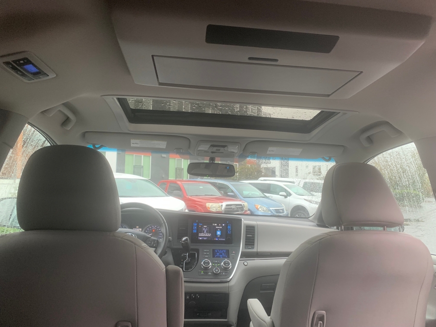 Used 2017 Toyota Sienna XLE Base - VMI Side Entry Entry In Floor Automatic Ramp