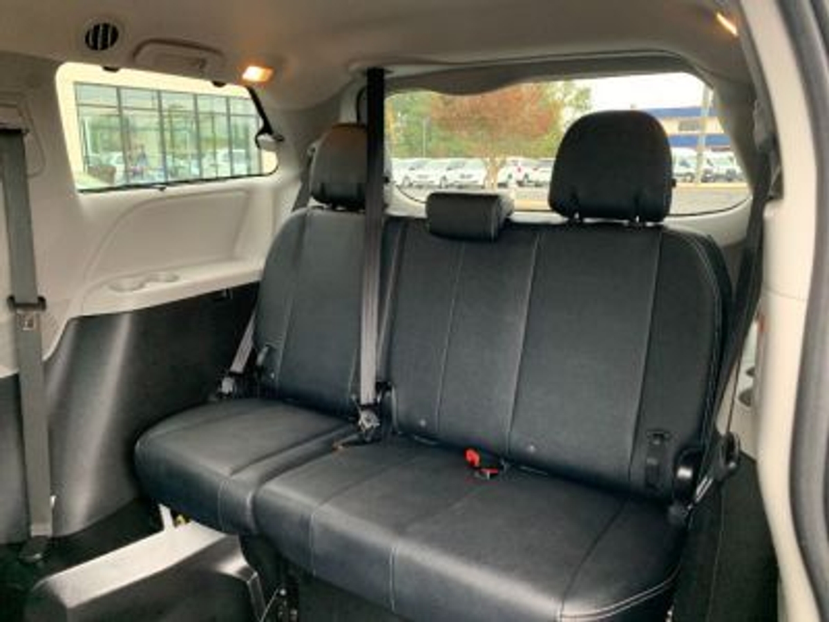 2016 TOYOTA SIENNA - Image 15