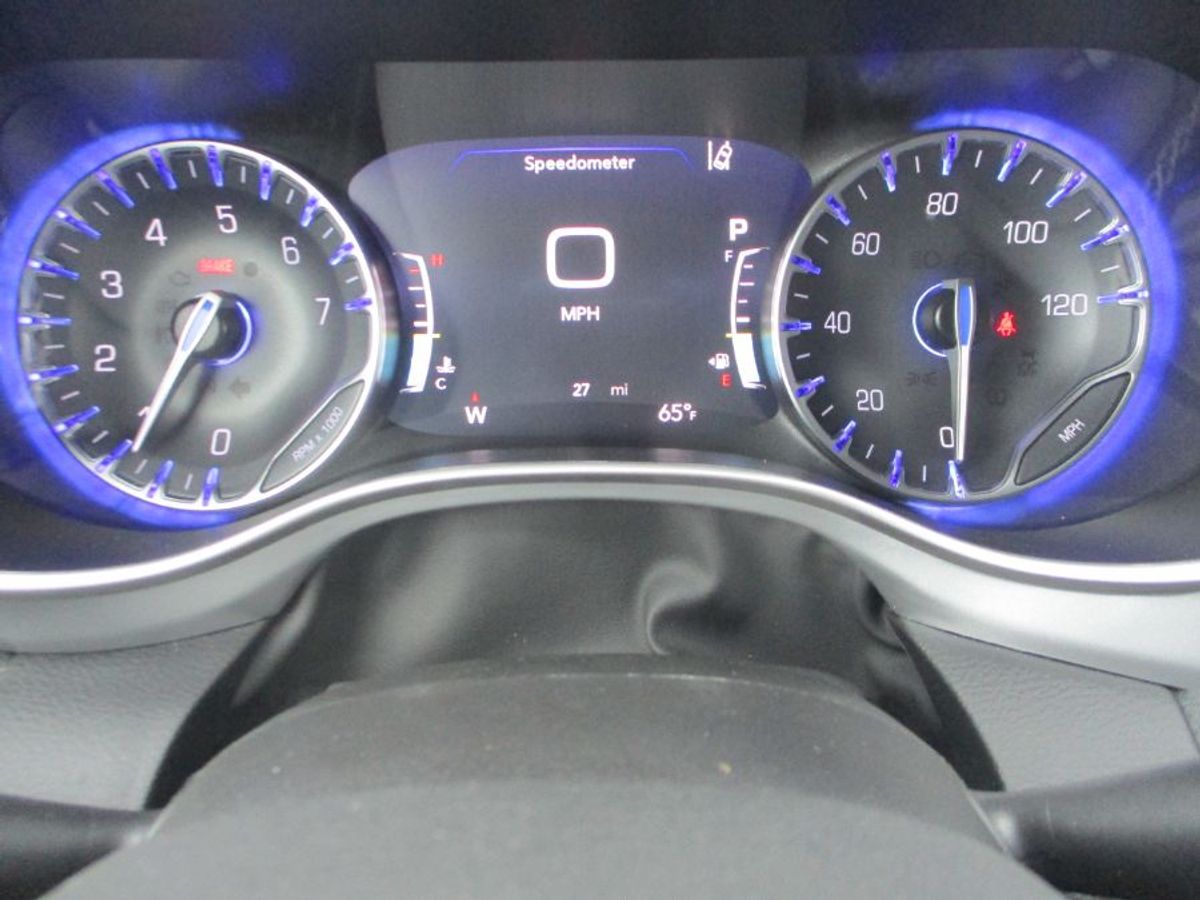 2023 CHRYSLER PACIFICA - Image 12