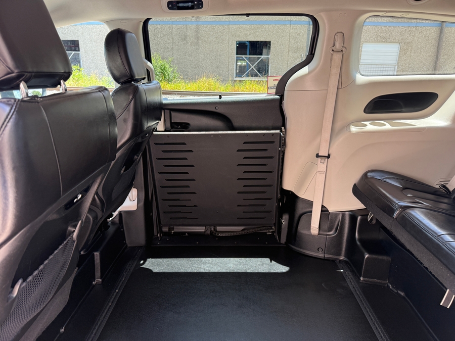 Used 2023 Chrysler Pacifica Touring L - BraunAbility Side Entry Fold Out Automatic Ramp