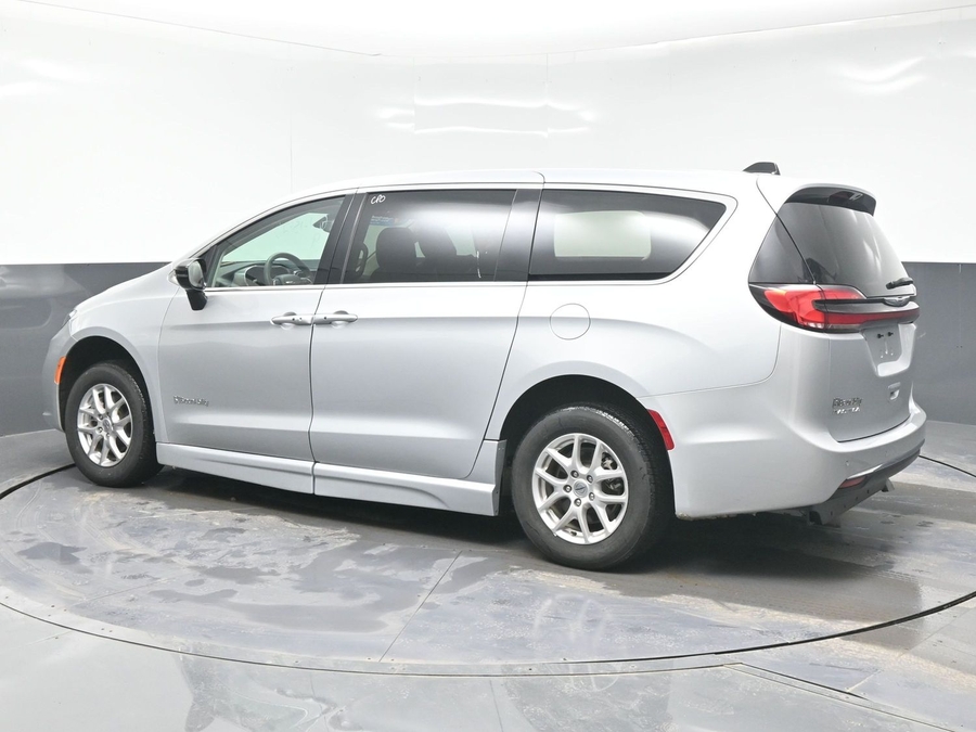 Used 2024 Chrysler Pacifica Touring L - BraunAbility Side Entry Entry Fold Out Automatic Ramp