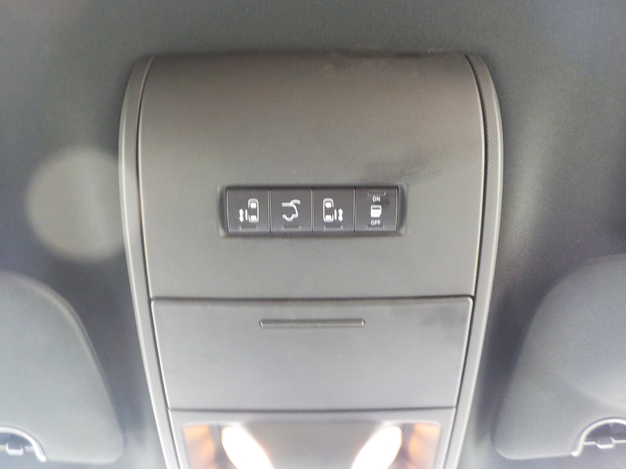 Silver Dodge Grand Caravan image number 14