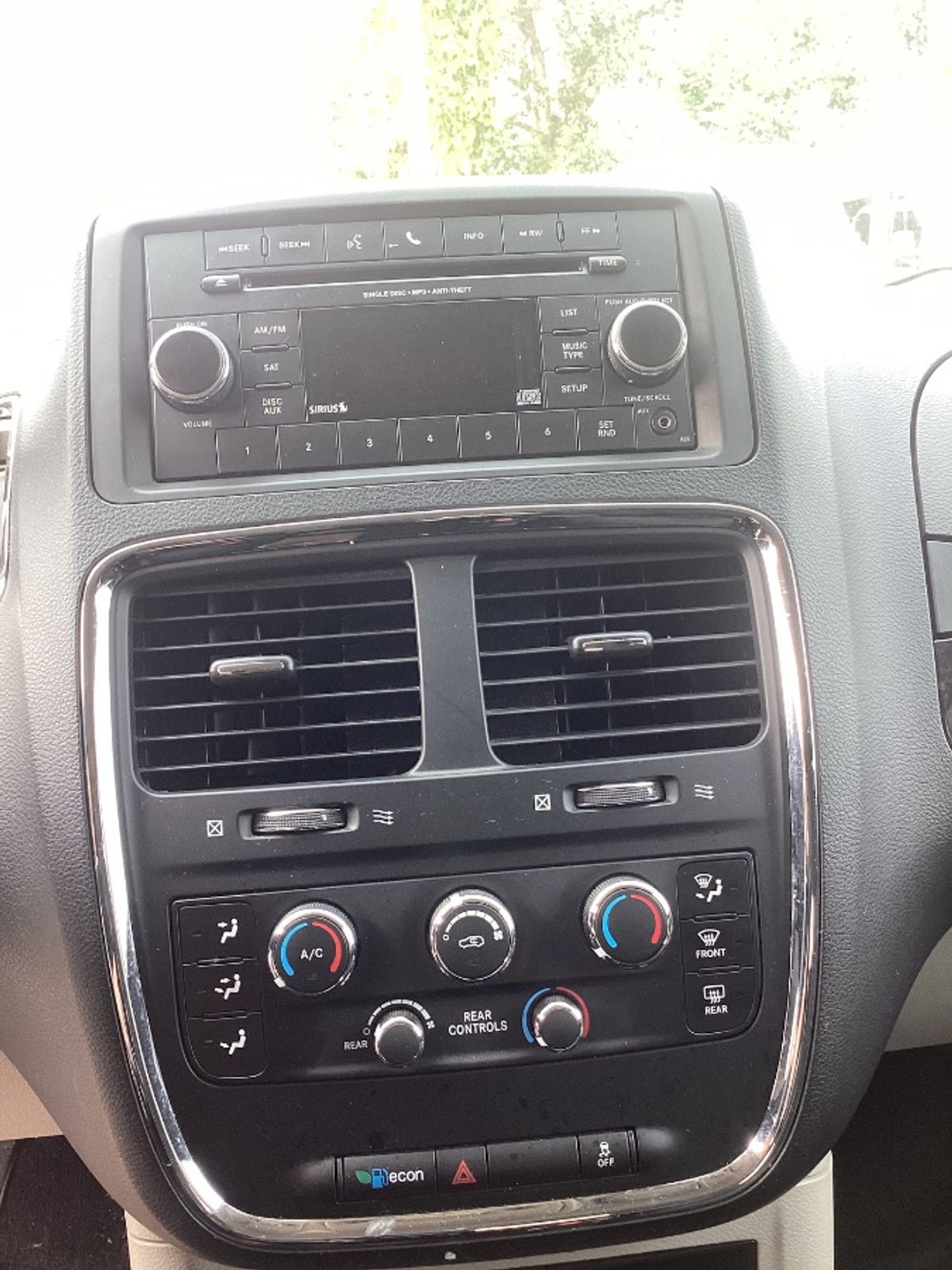 2015 DODGE GRAND CARAVAN - Image 11