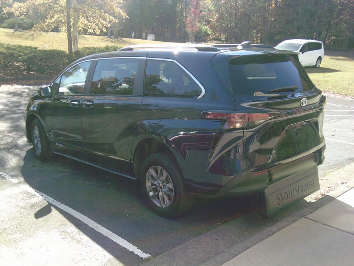 2024 TOYOTA SIENNA - Image 7