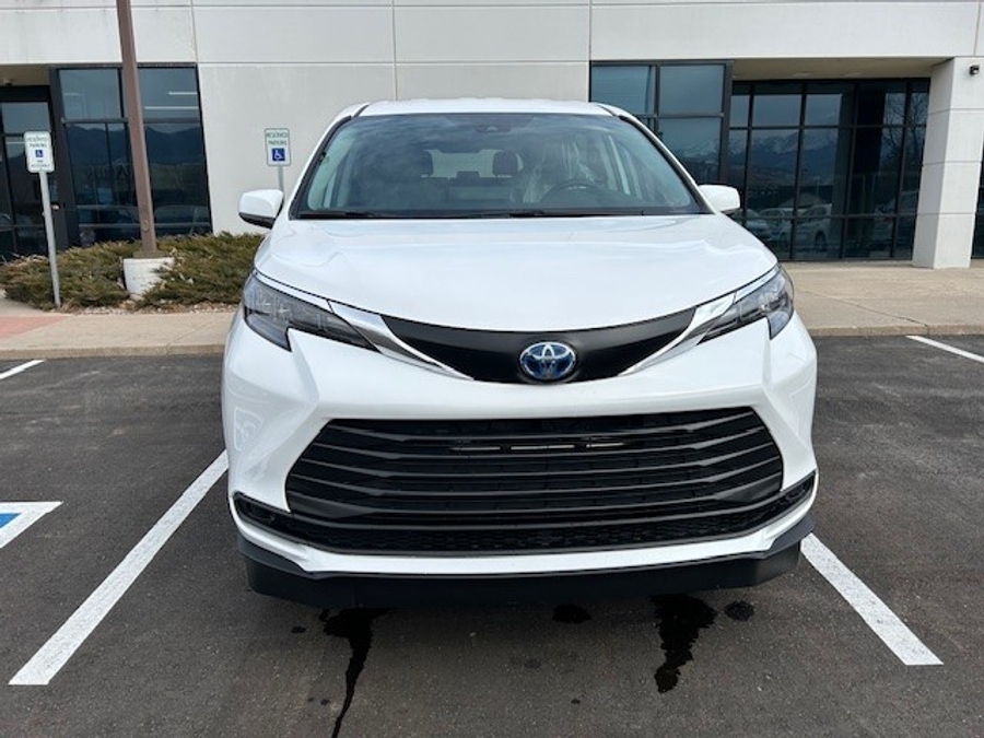 New 2025 Toyota Sienna Hybrid LE AWD W MID ROW - Vantage Mobility Commercial Side Entry Entry In Floor Manual Ramp