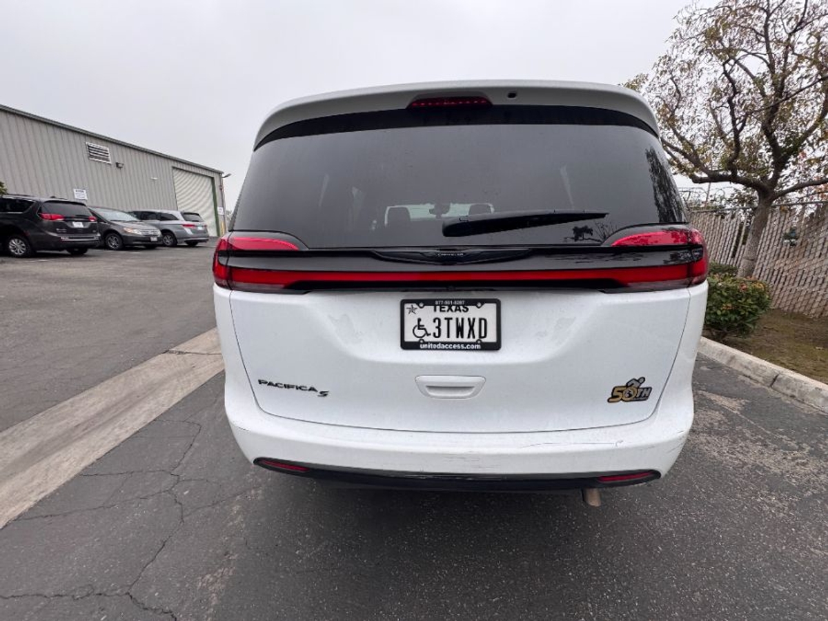 2022 CHRYSLER PACIFICA - Image 3
