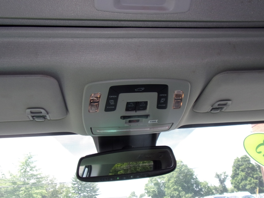 2023 Toyota Sienna XLE - Photo 14