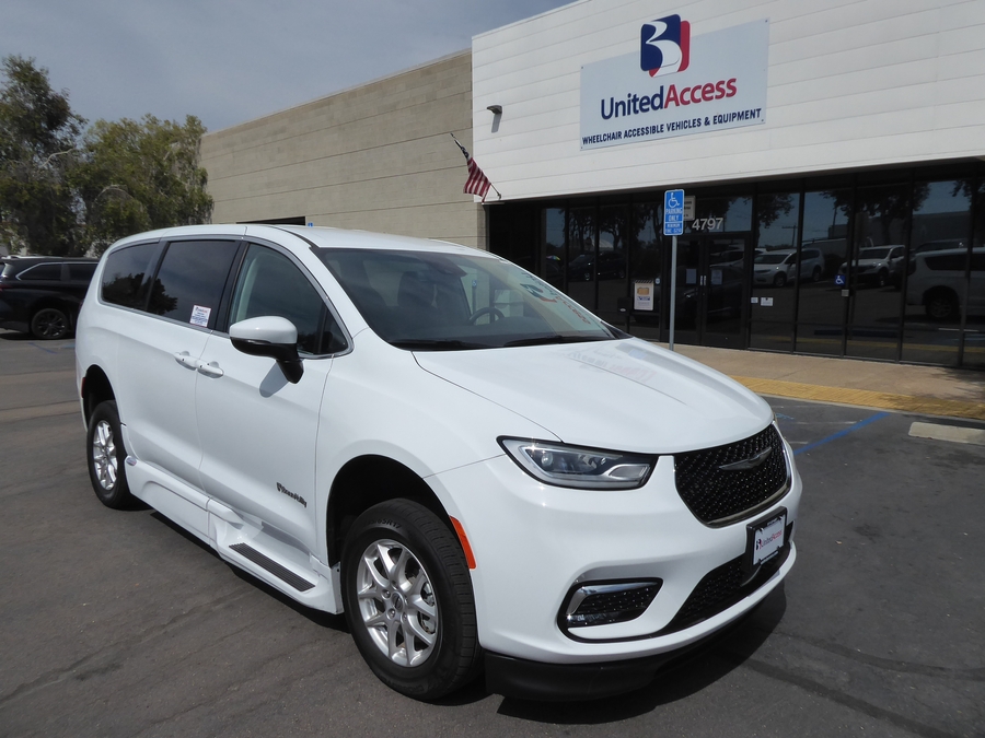 Used 2023 Chrysler Pacifica Touring L - BraunAbility Side Entry Fold Out Automatic Ramp