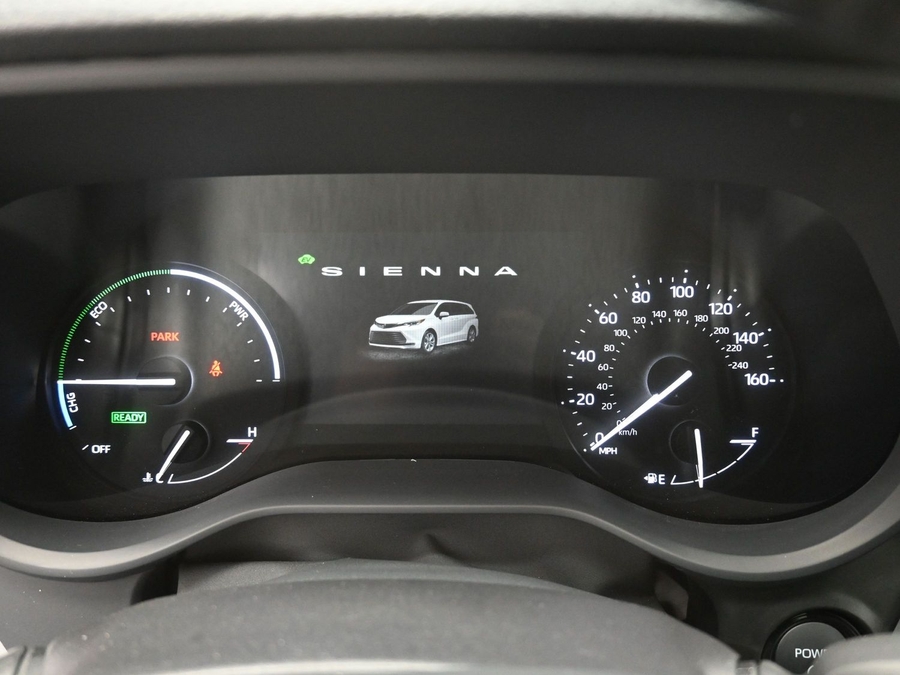 New 2025 Toyota Sienna Hybrid XLE PLUS - BraunAbility Side Entry Entry Fold Out Automatic Ramp