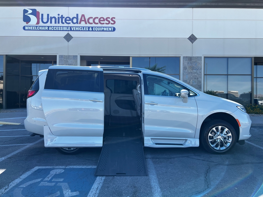 Used 2021 Chrysler Pacifica Touring L - RLX Side Entry Entry In Floor Automatic Ramp